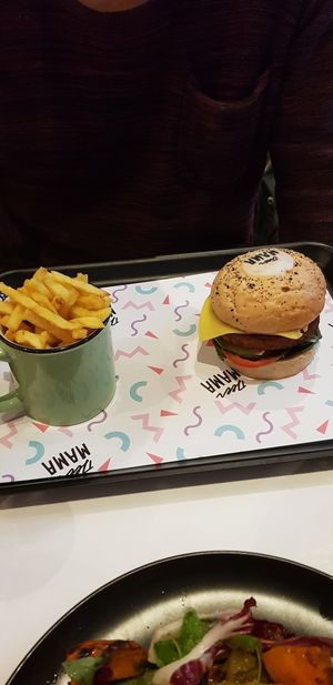 Burger and fries at Deer Mama in Amsterdam