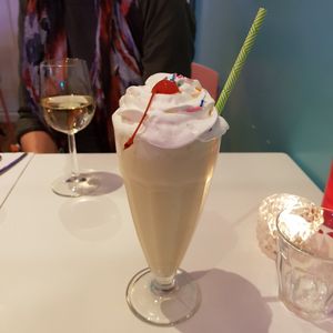 Banana Mylkshake at Deer Mama in Amsterdam