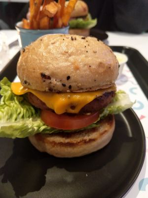 Beyond BBQ Burger at Deer Mama in Amsterdam