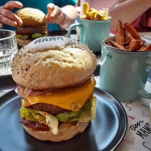 Beyond BBQ Bash Burger at Deer Mama in Amsterdam