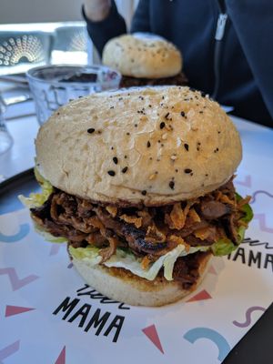 Burger at Deer Mama in Amsterdam