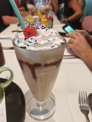 Tiramuse Mylk Shake😍💚 at Deer Mama in Amsterdam