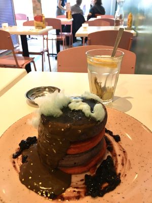 Lovely pancakes 😋 at Deer Mama in Amsterdam