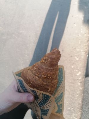 Vegan croissant with strawberry jam at Panettoni Giovanni Cova in Milan