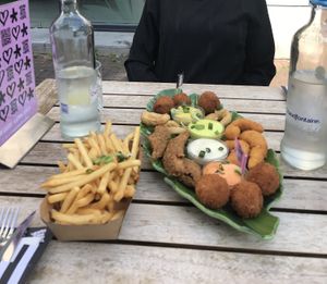 sharing is an option at Vegan Junk Food Bar - Downtown in Amsterdam