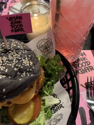 Notorious sumo & ice tea at Vegan Junk Food Bar - Downtown in Amsterdam
