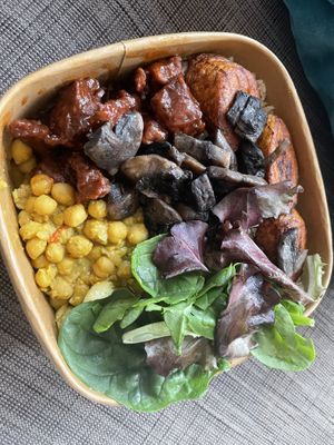 Jerk seitan mushrooms plantain and mac and cheese  at VSource in Herne Hill