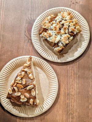 Jagielnik & apple pie 🥧🍎 at Roswell & Soup Culture in Poznan