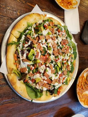 Pizza 🤤 at Julie Goes Green in Los Angeles