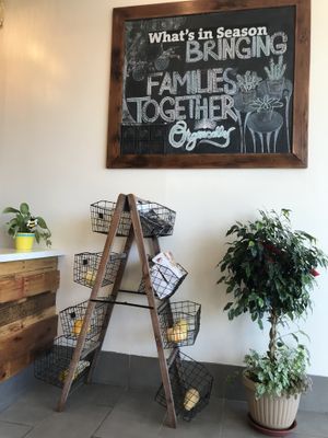 Nice vibe at Julie Goes Green in Los Angeles