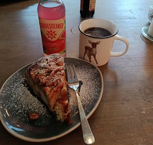 Apfel Zimt Kuchen, Americano und Limo at Marny's in Dusseldorf