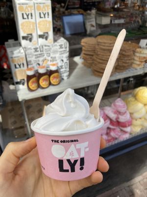 Oatly Soft Serve  at STACH food in Utrecht
