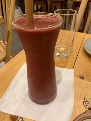 Berry smoothie sweetened with dates (?) at Nut and Bowls in New Delhi