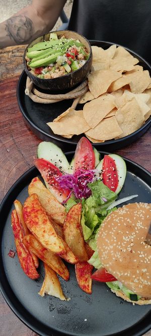 Ceviche and burger at Arte Sano in Holbox