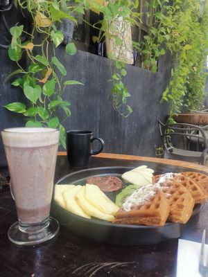 Late y waffles at Arte Sano in Holbox