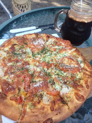 Pizza (lacto-vegetarian) at White Deer Bái Lù Yáo in Yuchi