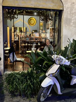 Small, intimate restaurant with pleasant atmosphere   at Bibliothe in Rome