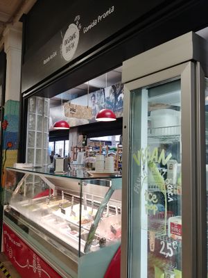 Vegan ice cream and ice pops at A Loja de Herdade in Lisbon