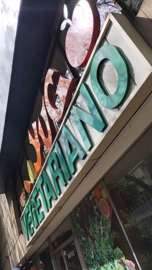 Je😒ni foto a la comida quise tomar. :( at Yug in Mexico City