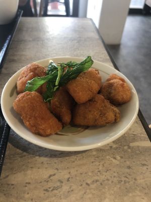 Fried monkey mushrooms  at Rén Lǐ Jū 仁里居 - Yuli Your Home in Taipei