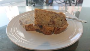 Banana cake at Rén Lǐ Jū 仁里居 - Yuli Your Home in Taipei