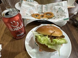 Crispy chicken burgerr  at Master Veggie in Santos