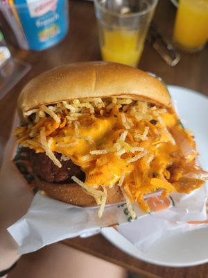 Lanche com MUITO cheddar #Veganuary at Master Veggie in Santos