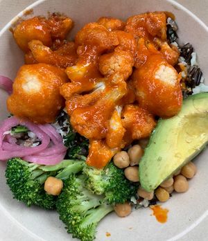 Crispy Buffalo Cauliflower Bowl 🤤  at Grass Roots Kitchen in Tarrytown