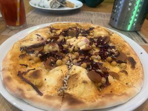 Pizza z marchewką i ciecierzyca😄 at ŁUBU DUBU in Gorzow Wielkopolski