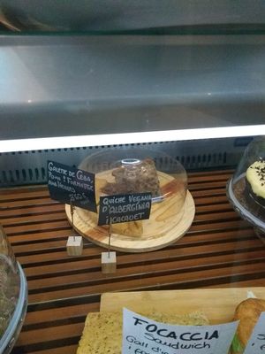 Vegan quiche, aubergine and peanuts at Magrana in Berga