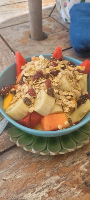 Lots of various fruit options for the base, and filled with fresh cut as well! at Flow Beach Cafe. - Seaddict in Koh Samet