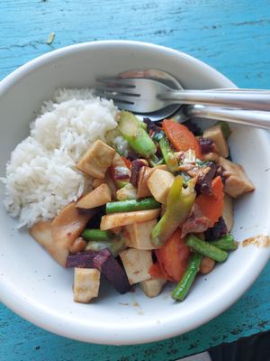 Veg bowl at Flow Beach Cafe. - Seaddict in Koh Samet