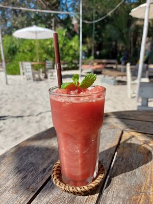 Watermelon mint shake at Flow Beach Cafe. - Seaddict in Koh Samet