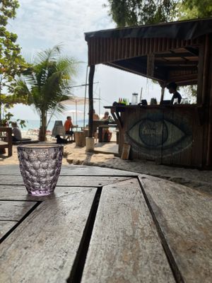   at Flow Beach Cafe. - Seaddict in Koh Samet