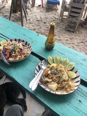 pad thai and fried rice  at Flow Beach Cafe. - Seaddict in Koh Samet