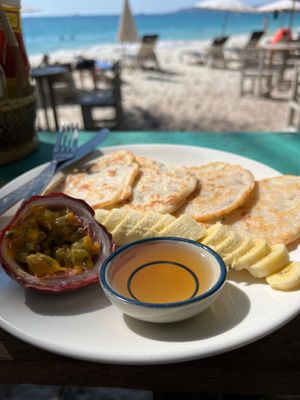  at Flow Beach Cafe. - Seaddict in Koh Samet