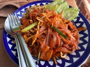 Tofu and vegetables pad Thai, YUMMMMM!!!   at Flow Beach Cafe. - Seaddict in Koh Samet