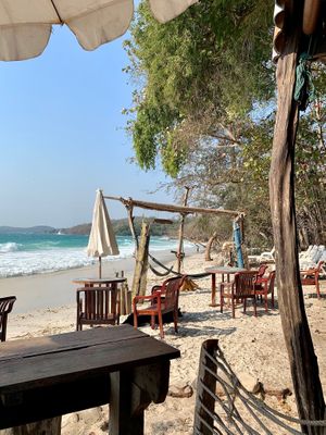 Rustic island shack. Heaven.  at Flow Beach Cafe. - Seaddict in Koh Samet