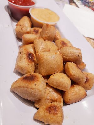 🥨'L Bitez Are Soft , seasoned Well And Very Fresh Dough Afterbite. Marinara is Vegan as Well. at Mellow Mushroom in Spring