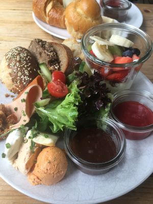Herzhaftes veganes Frühstück  at Klippkroog in Hamburg