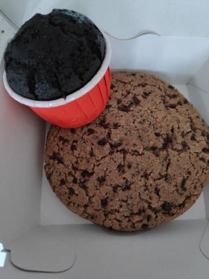 Cookie and cake at Vegan Kantin in Bursa