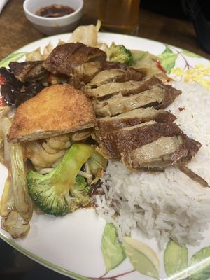 Chop Suey mit Veganer Ente   at Jade-Imbiss in Dusseldorf