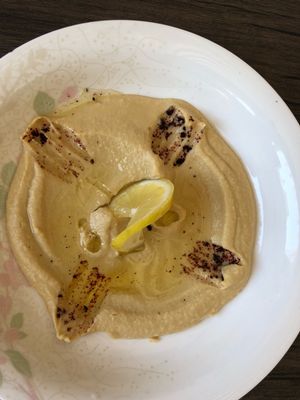 Hummus at Le Voyage in Coron