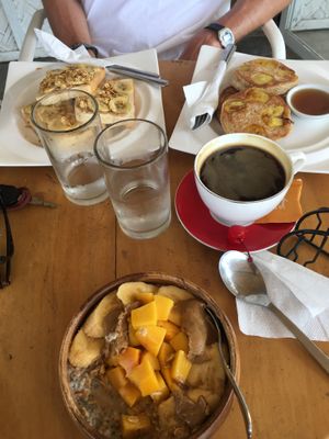 Overnight oats, banana toast and pancakes at Le Voyage in Coron