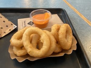 Onion rings  at Swing Kitchen - Georgenstraße in Berlin