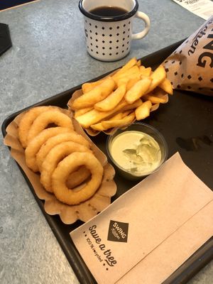 onion rings, pommes  at Swing Kitchen - Georgenstraße in Berlin