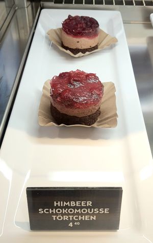 raspberry chocolate mini cake at Swing Kitchen - Georgenstraße in Berlin