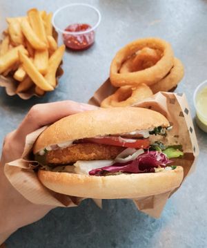 Vienna Burger - size #Veganuary at Swing Kitchen - Georgenstraße in Berlin