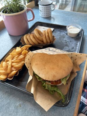 Bacon Burger, Fries, Onion Rings and Swing Mayo   at Swing Kitchen - Georgenstraße in Berlin