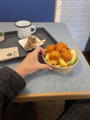 Fish n chips   at Swing Kitchen - Georgenstraße in Berlin